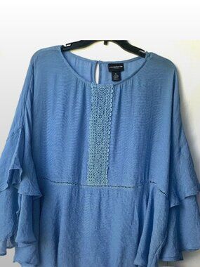 Flowy, versatile Liz Claiborne top